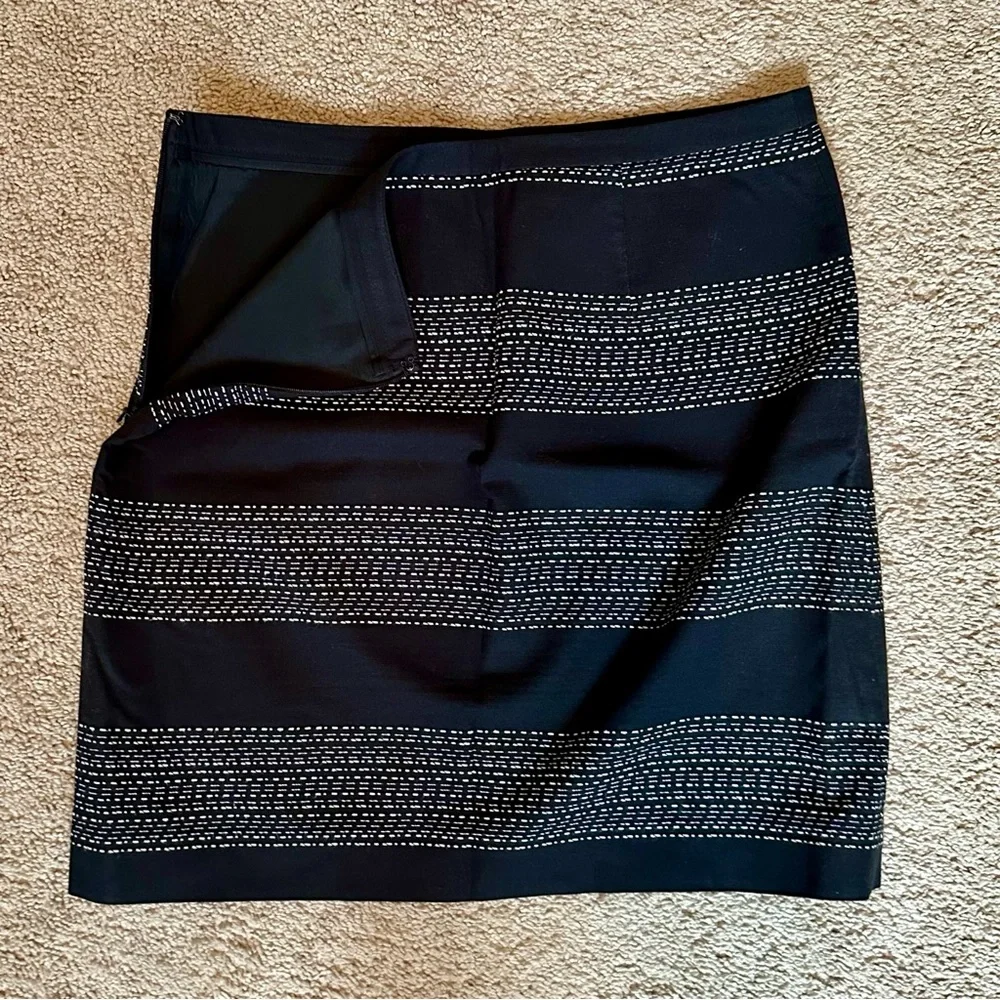 LOFT Skirt - Picture 3 of 5